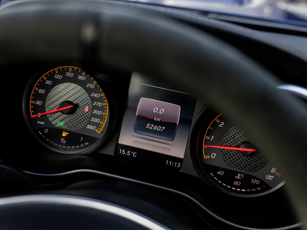 4.0 S | AMG PERFORMANCE UITLAAT | AMG PERFORMANCE STOELEN | KEYLESS ENTRY | VOLLEDIG MB DEALER ONDERHOUDEN | STOELVERWARMING | ACHTERUITRIJCAMERA |