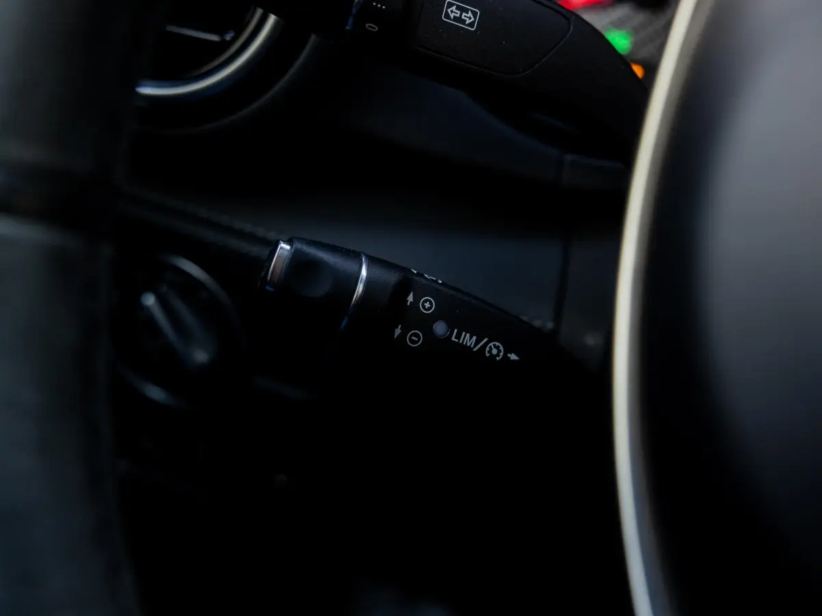 4.0 S | AMG PERFORMANCE UITLAAT | AMG PERFORMANCE STOELEN | KEYLESS ENTRY | VOLLEDIG MB DEALER ONDERHOUDEN | STOELVERWARMING | ACHTERUITRIJCAMERA |