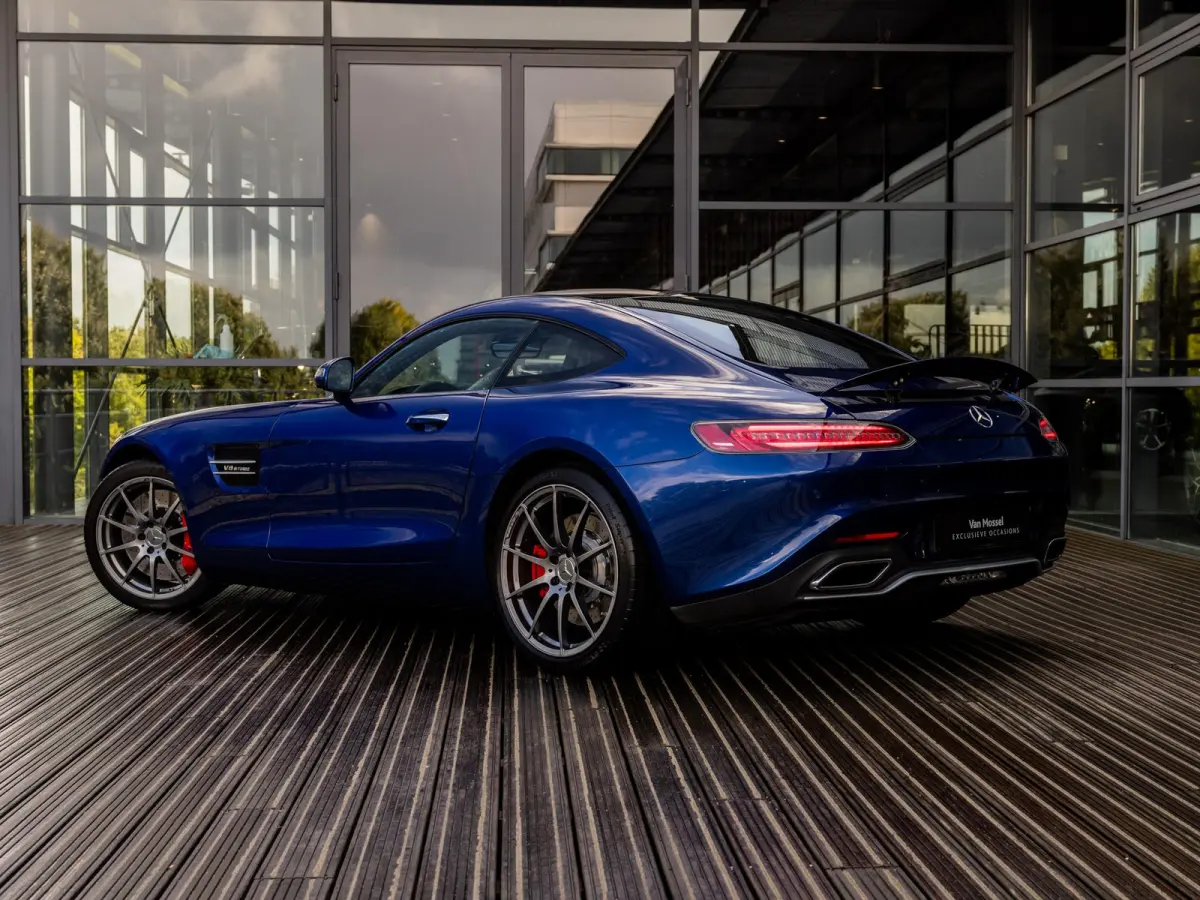 4.0 S | AMG PERFORMANCE UITLAAT | AMG PERFORMANCE STOELEN | KEYLESS ENTRY | VOLLEDIG MB DEALER ONDERHOUDEN | STOELVERWARMING | ACHTERUITRIJCAMERA |