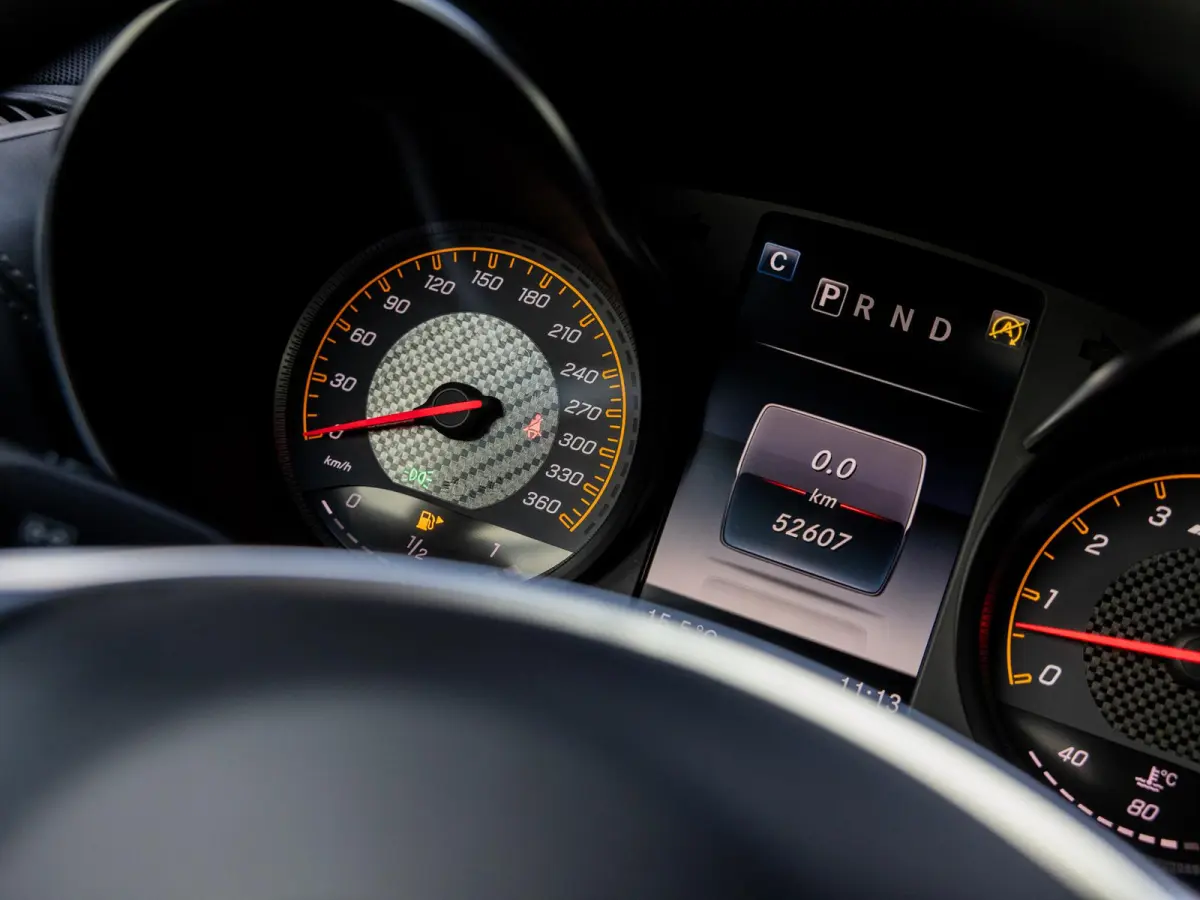 4.0 S | AMG PERFORMANCE UITLAAT | AMG PERFORMANCE STOELEN | KEYLESS ENTRY | VOLLEDIG MB DEALER ONDERHOUDEN | STOELVERWARMING | ACHTERUITRIJCAMERA |