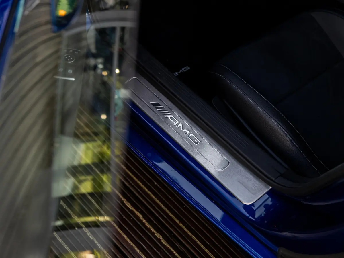 4.0 S | AMG PERFORMANCE UITLAAT | AMG PERFORMANCE STOELEN | KEYLESS ENTRY | VOLLEDIG MB DEALER ONDERHOUDEN | STOELVERWARMING | ACHTERUITRIJCAMERA |