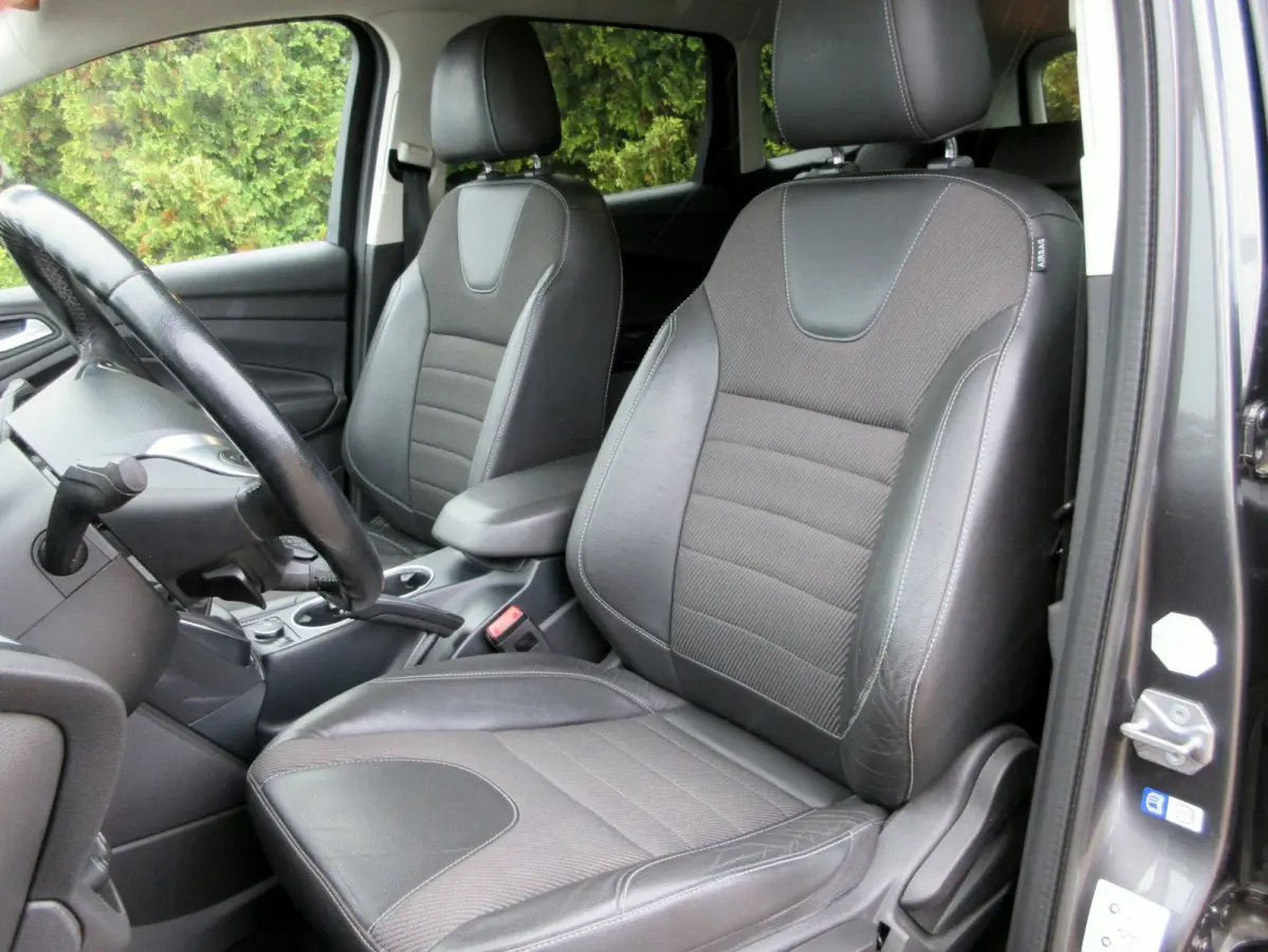 1.5 Titanium * Navi * Cruise * Trekhaak *
