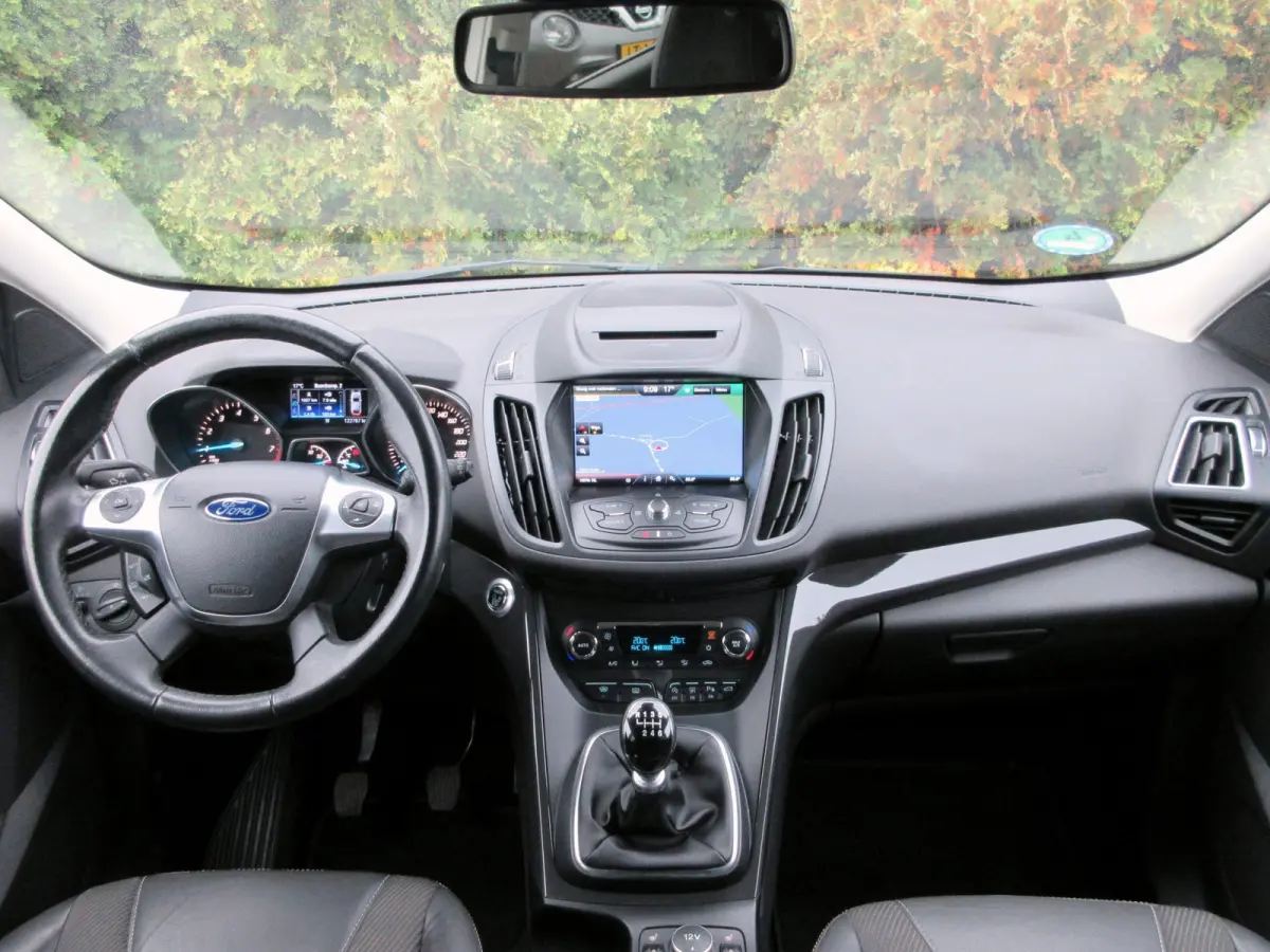 1.5 Titanium * Navi * Cruise * Trekhaak *