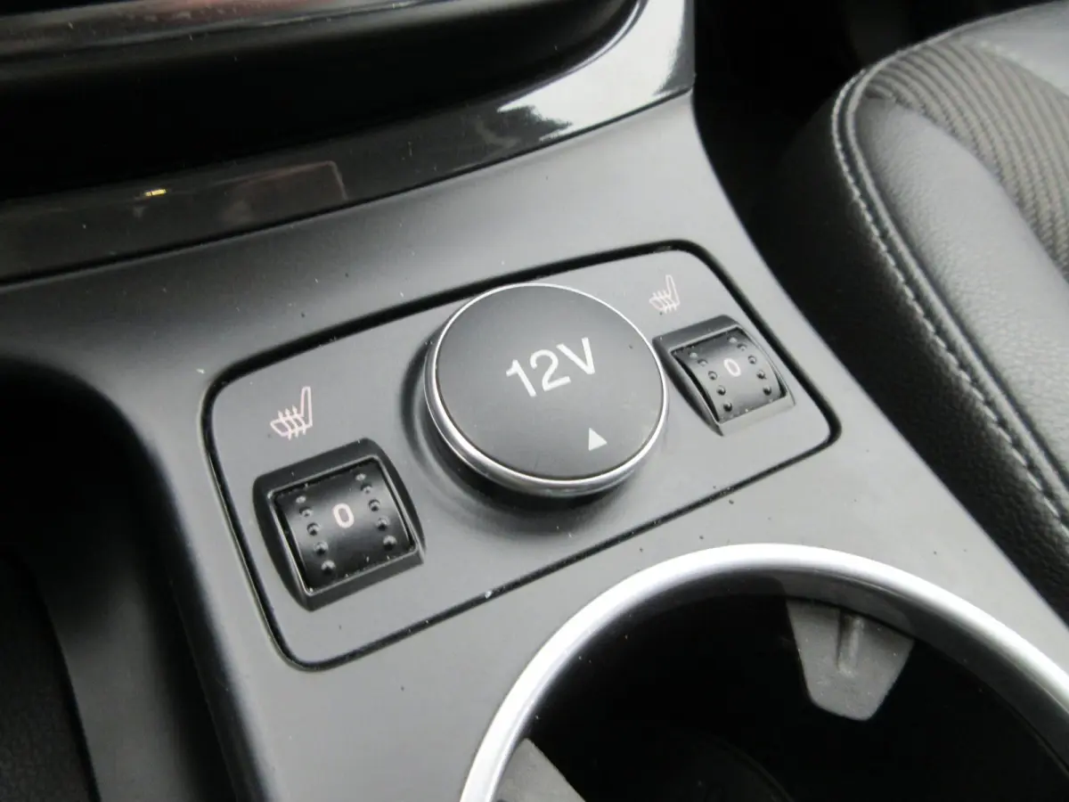 1.5 Titanium * Navi * Cruise * Trekhaak *