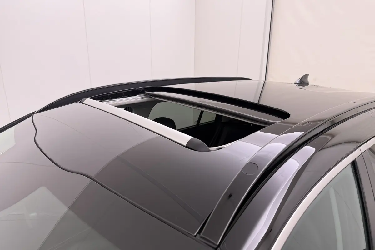 1.6 Aut. Hybrid DynamicPlusLine Schuif-/kanteldak Leder Head-Up Display