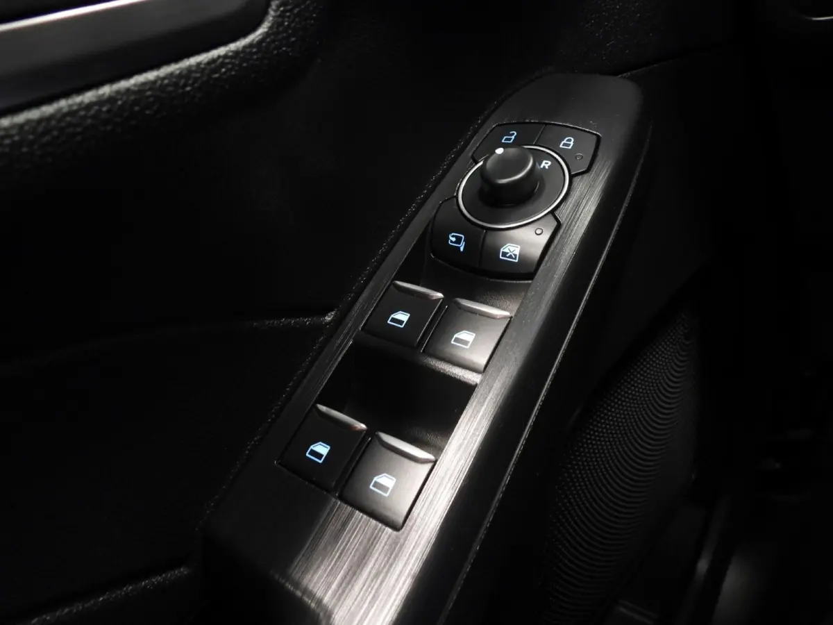 2.5 PHEV Plug-In Titanium X TREKH./NAVI/LED/B&O/HEAD-UP/17"LMV!