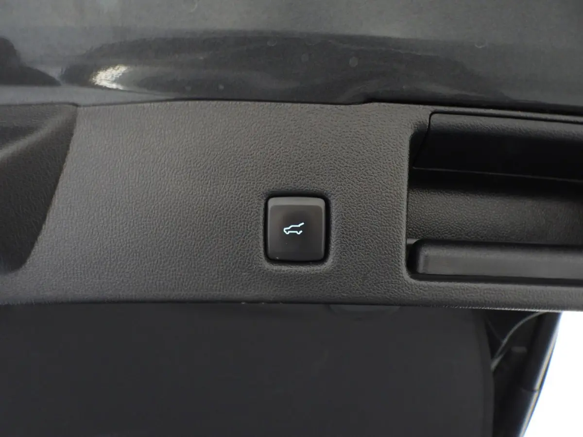 2.5 PHEV Plug-In Titanium X TREKH./NAVI/LED/B&O/HEAD-UP/17"LMV!