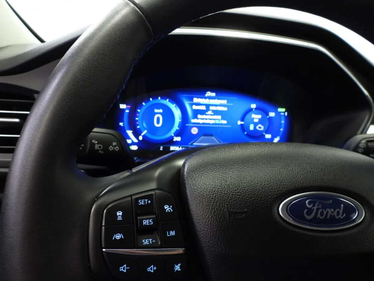2.5 PHEV Plug-In Titanium X TREKH./NAVI/LED/B&O/HEAD-UP/17"LMV!