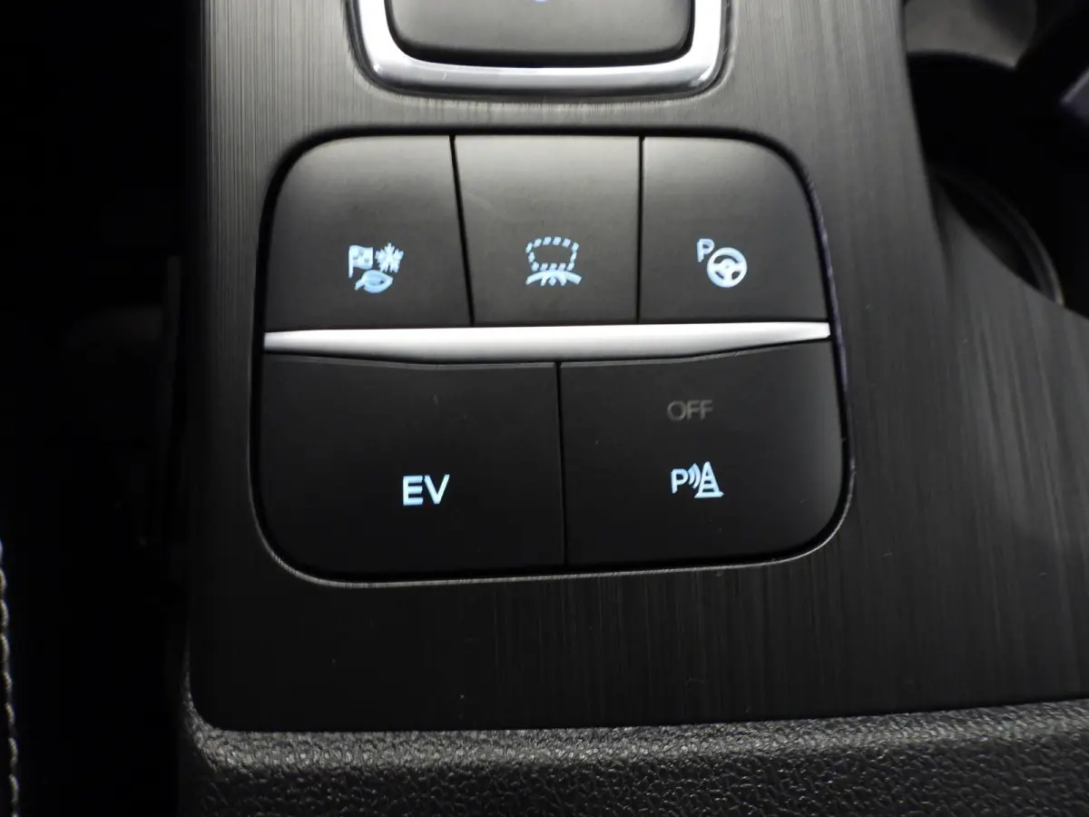 2.5 PHEV Plug-In Titanium X TREKH./NAVI/LED/B&O/HEAD-UP/17"LMV!