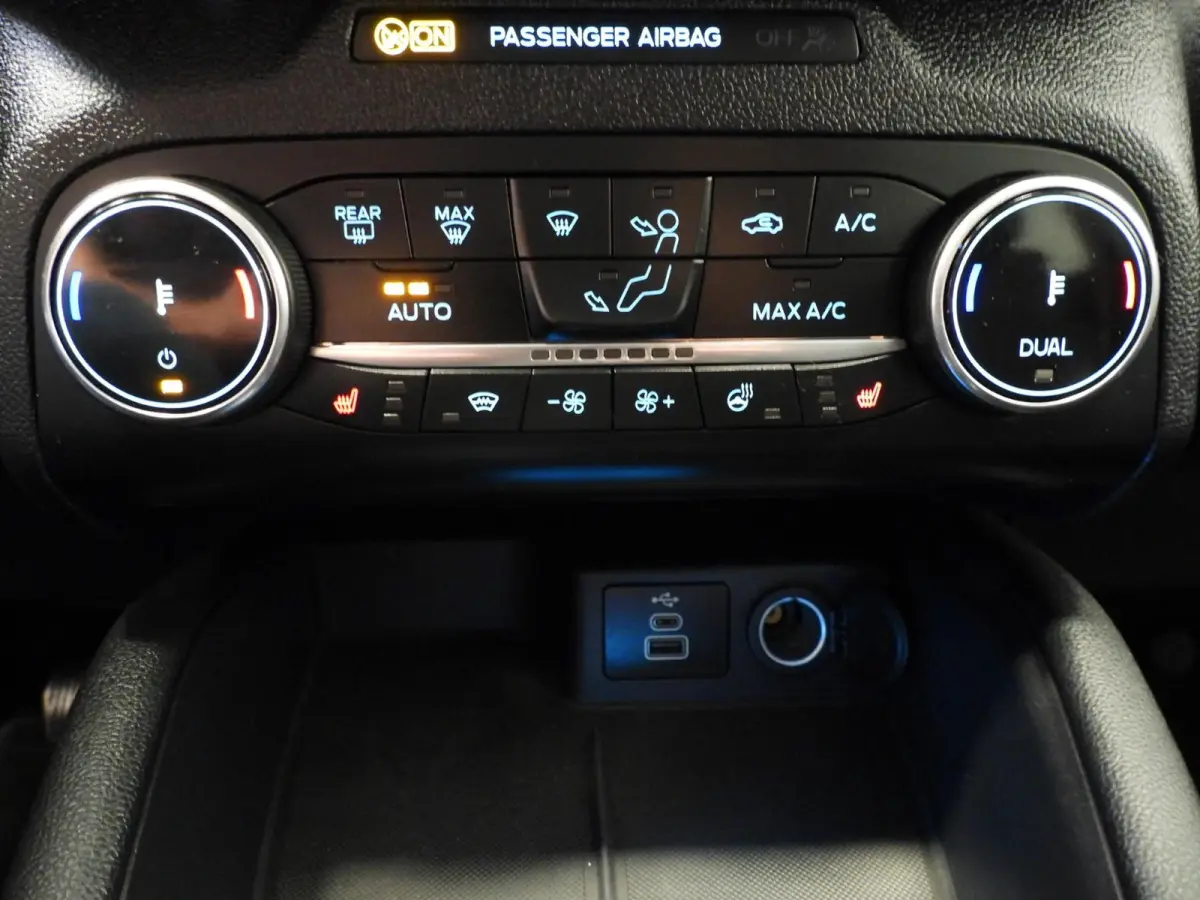 2.5 PHEV Plug-In Titanium X TREKH./NAVI/LED/B&O/HEAD-UP/17"LMV!