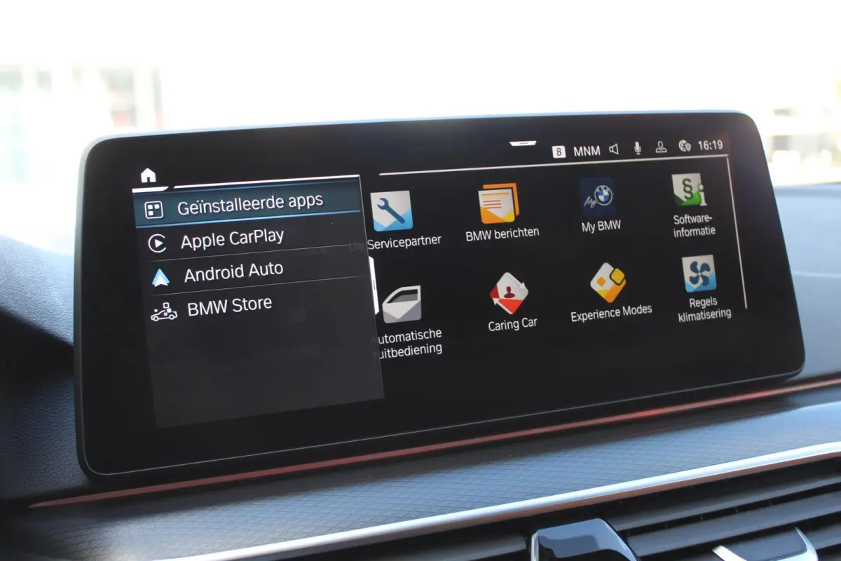 530e xDrive M-Sport/Pano/Trekhaak/Massage