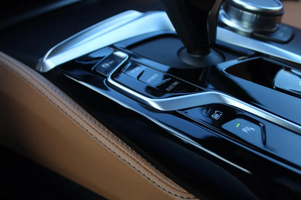 530e xDrive M-Sport/Pano/Trekhaak/Massage