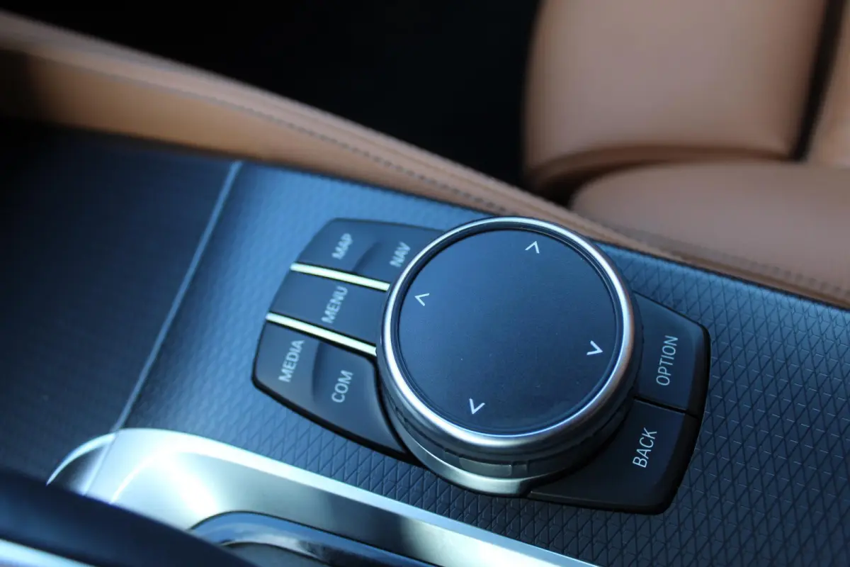 530e xDrive M-Sport/Pano/Trekhaak/Massage