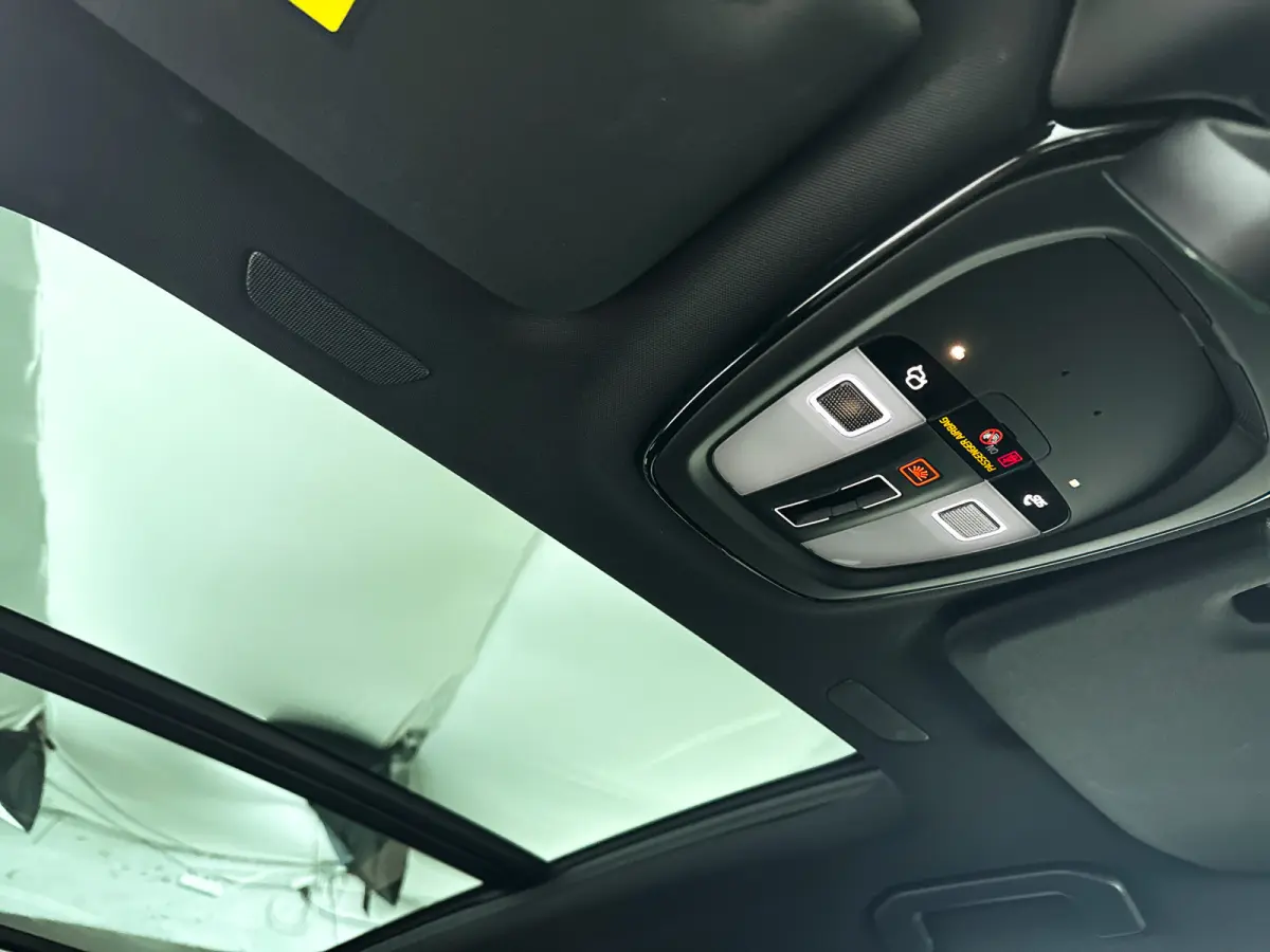T8 Plug-in hybrid AWD Plus Dark | SOH 100% | Panoramadak | 360° camera | Head-up display | Harman Kardon | Stoel- en stuurverwarming | Trekhaak
