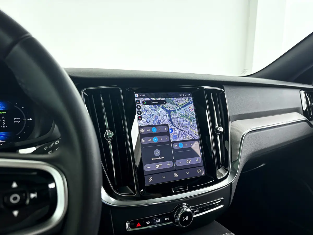 T8 Plug-in hybrid AWD Plus Dark | SOH 100% | Panoramadak | 360° camera | Head-up display | Harman Kardon | Stoel- en stuurverwarming | Trekhaak