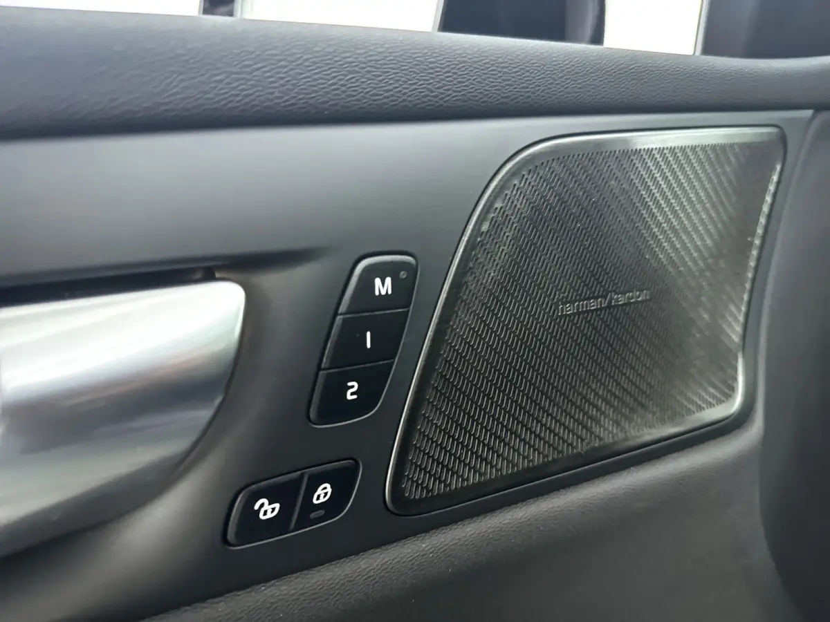 T8 Plug-in hybrid AWD Plus Dark | SOH 100% | Panoramadak | 360° camera | Head-up display | Harman Kardon | Stoel- en stuurverwarming | Trekhaak