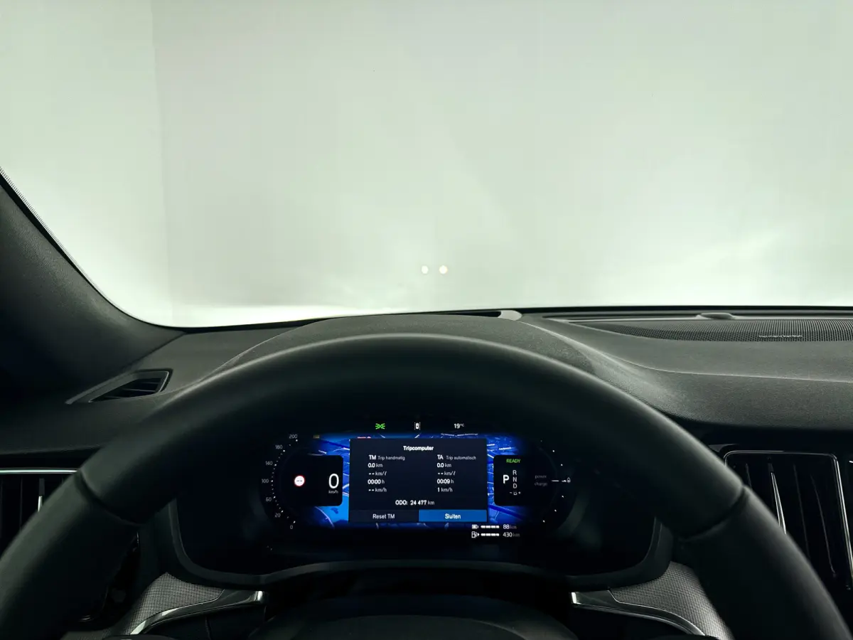 T8 Plug-in hybrid AWD Plus Dark | SOH 100% | Panoramadak | 360° camera | Head-up display | Harman Kardon | Stoel- en stuurverwarming | Trekhaak