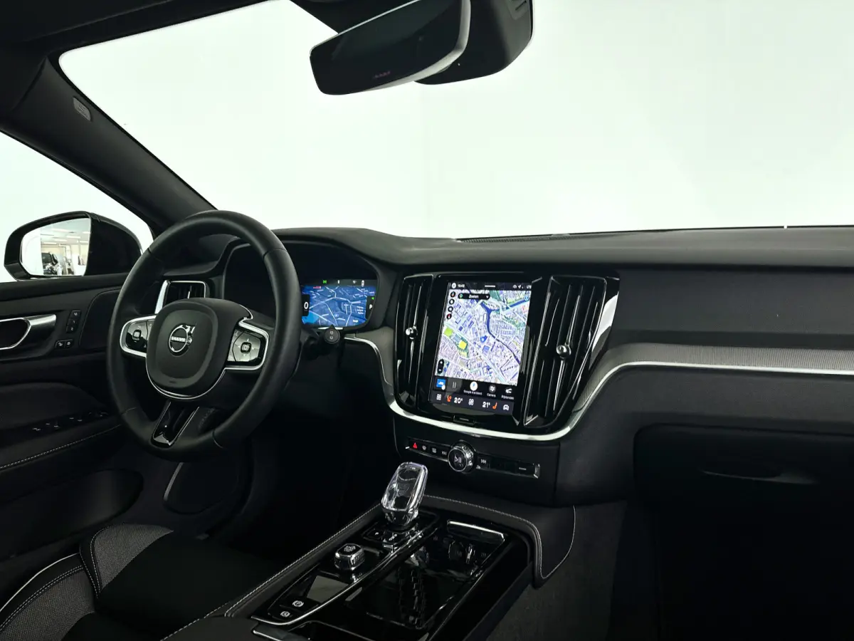 T8 Plug-in hybrid AWD Plus Dark | SOH 100% | Panoramadak | 360° camera | Head-up display | Harman Kardon | Stoel- en stuurverwarming | Trekhaak