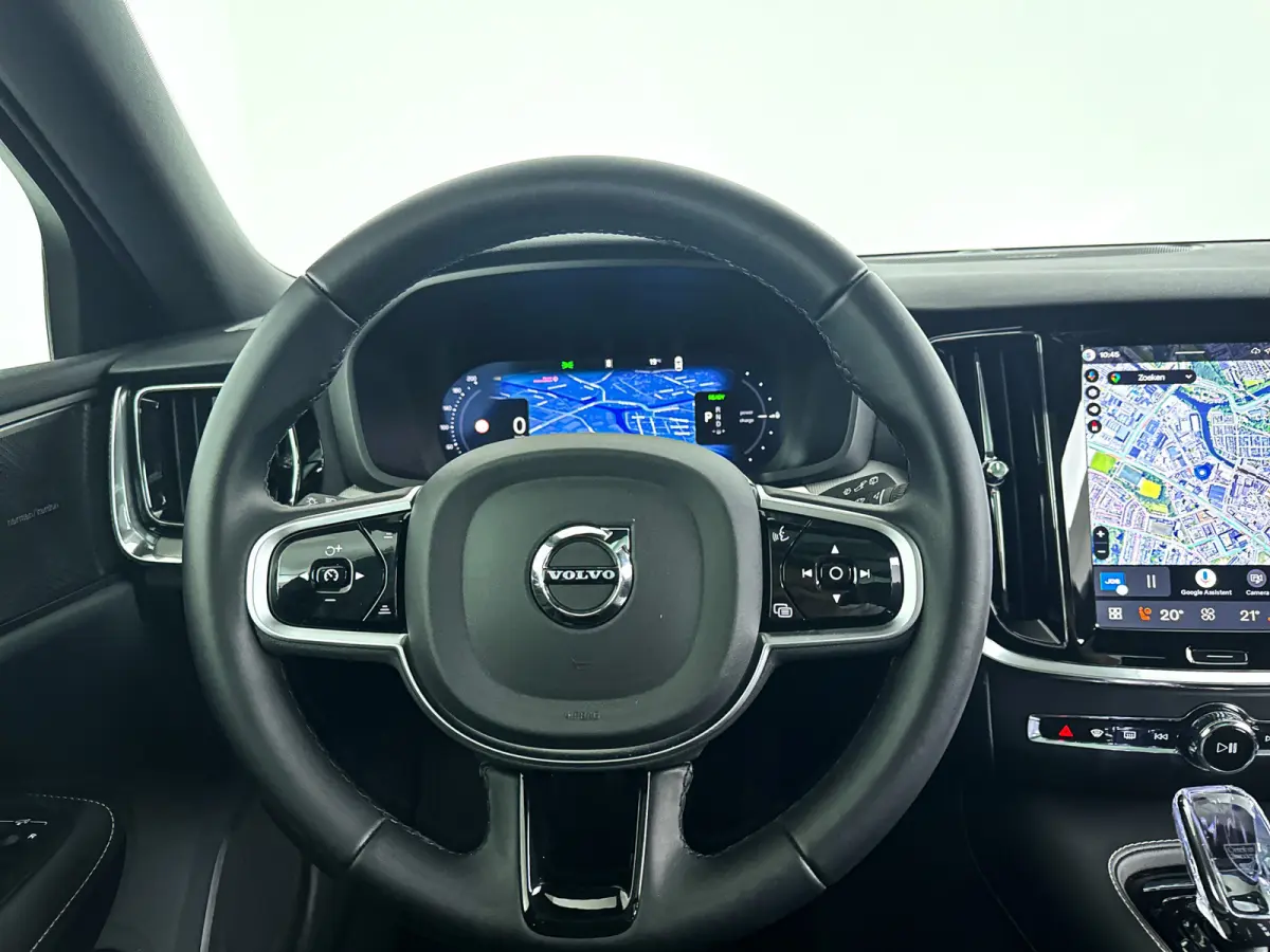 T8 Plug-in hybrid AWD Plus Dark | SOH 100% | Panoramadak | 360° camera | Head-up display | Harman Kardon | Stoel- en stuurverwarming | Trekhaak