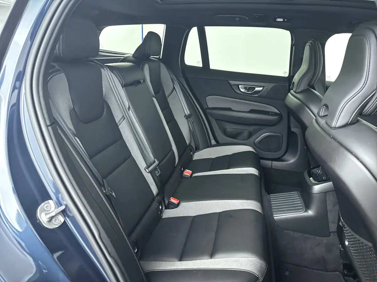 T8 Plug-in hybrid AWD Plus Dark | SOH 100% | Panoramadak | 360° camera | Head-up display | Harman Kardon | Stoel- en stuurverwarming | Trekhaak