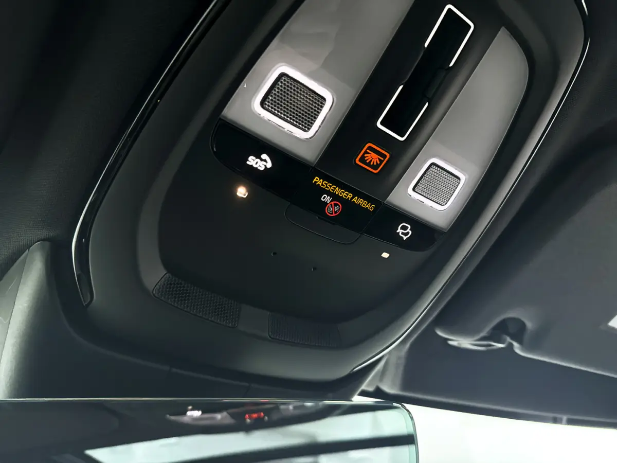 T8 Plug-in hybrid AWD Plus Dark | SOH 100% | Panoramadak | 360° camera | Head-up display | Harman Kardon | Stoel- en stuurverwarming | Trekhaak