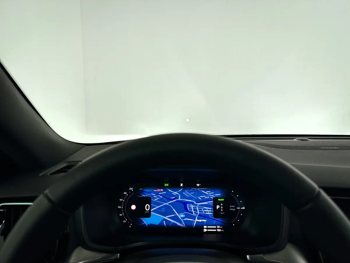 T8 Plug-in hybrid AWD Plus Dark | SOH 100% | Panoramadak | 360° camera | Head-up display | Harman Kardon | Stoel- en stuurverwarming | Trekhaak