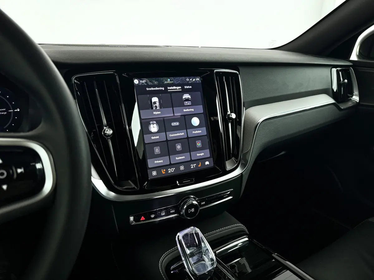 T8 Plug-in hybrid AWD Plus Dark | SOH 100% | Panoramadak | 360° camera | Head-up display | Harman Kardon | Stoel- en stuurverwarming | Trekhaak