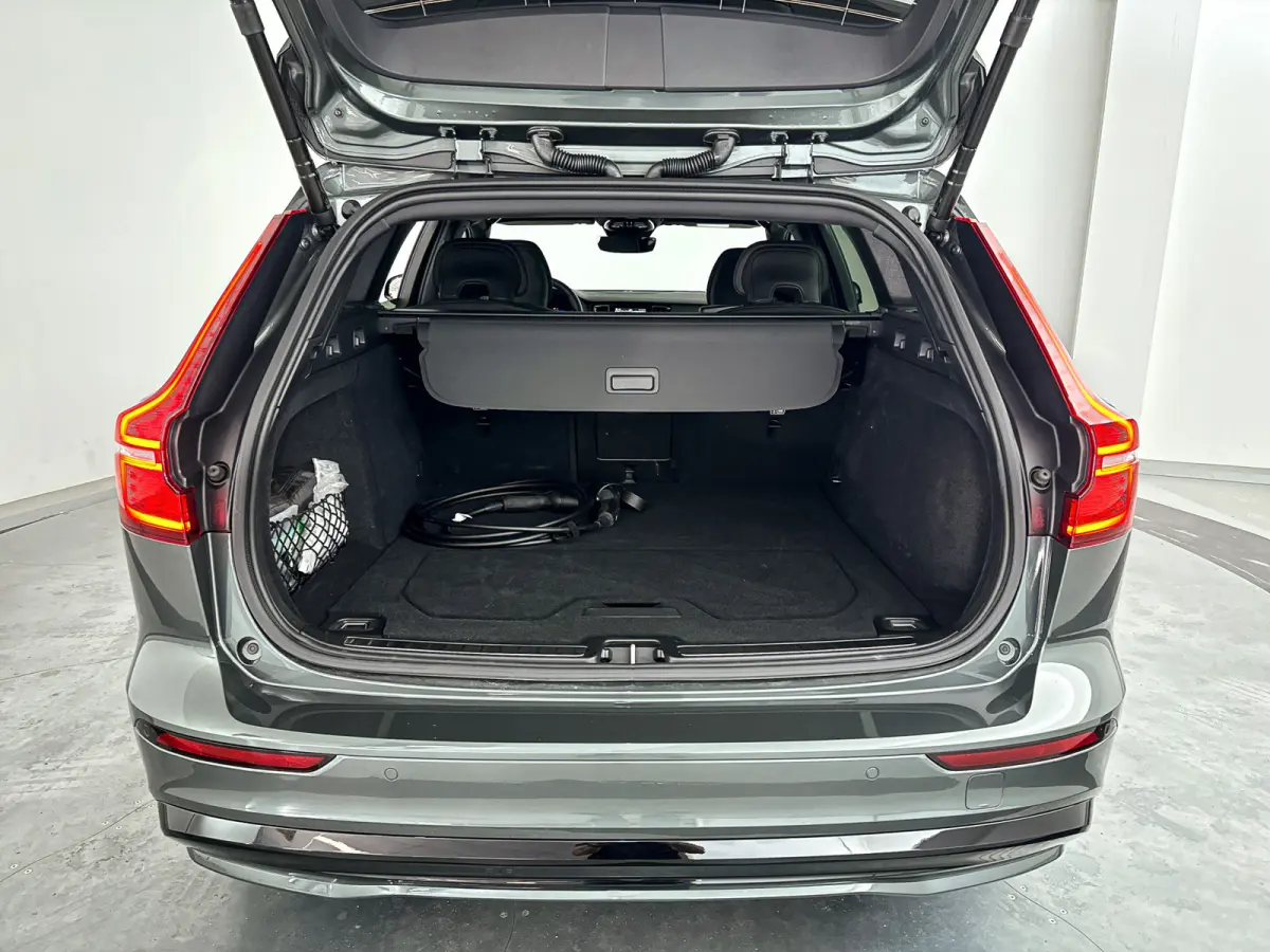 T8 Plug-in hybrid AWD Plus Dark | SOH 100% | Panoramadak | 360° camera | Head-up display | Harman Kardon | Stoel- en stuurverwarming | Trekhaak