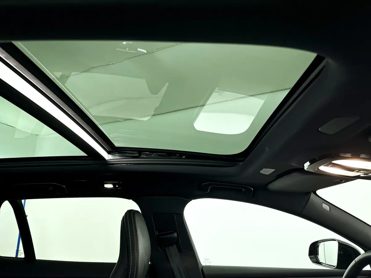 T8 Plug-in hybrid AWD Plus Dark | SOH 100% | Panoramadak | 360° camera | Head-up display | Harman Kardon | Stoel- en stuurverwarming | Trekhaak