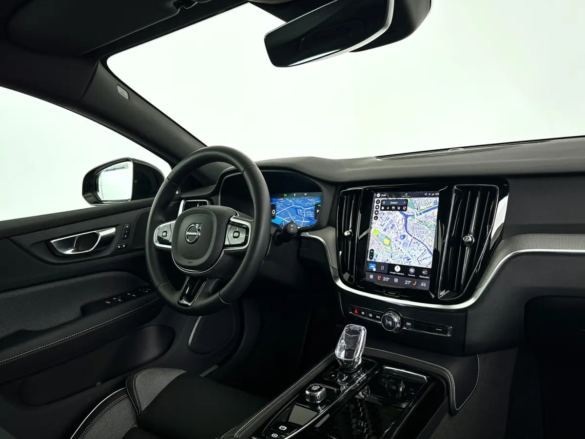 T8 Plug-in hybrid AWD Plus Dark | SOH 100% | Panoramadak | 360° camera | Head-up display | Harman Kardon | Stoel- en stuurverwarming | Trekhaak