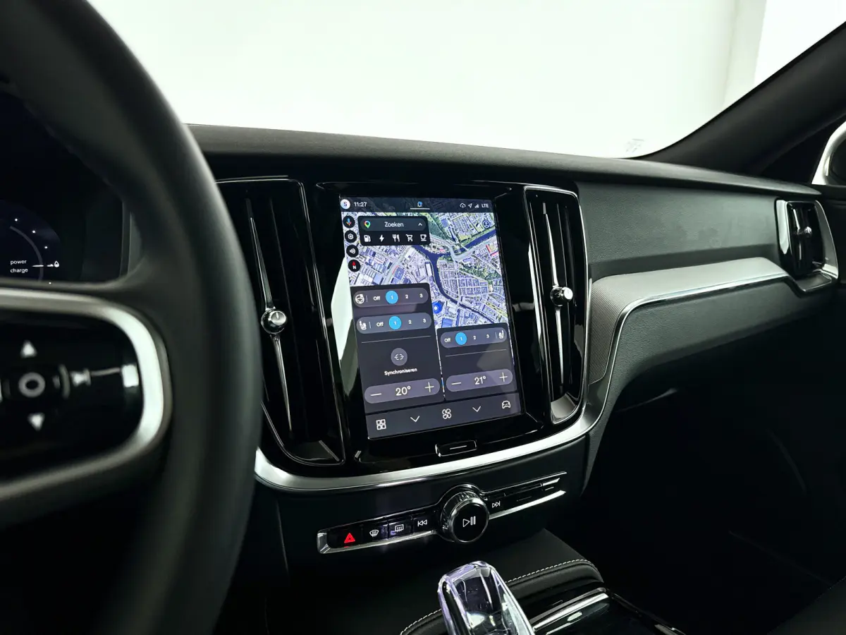 T8 Plug-in hybrid AWD Plus Dark | SOH 100% | Panoramadak | 360° camera | Head-up display | Harman Kardon | Stoel- en stuurverwarming | Trekhaak