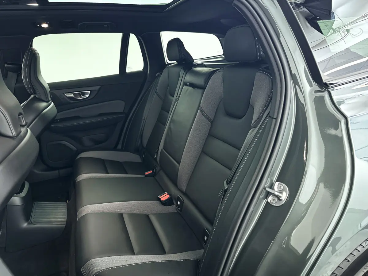 T8 Plug-in hybrid AWD Plus Dark | SOH 100% | Panoramadak | 360° camera | Head-up display | Harman Kardon | Stoel- en stuurverwarming | Trekhaak