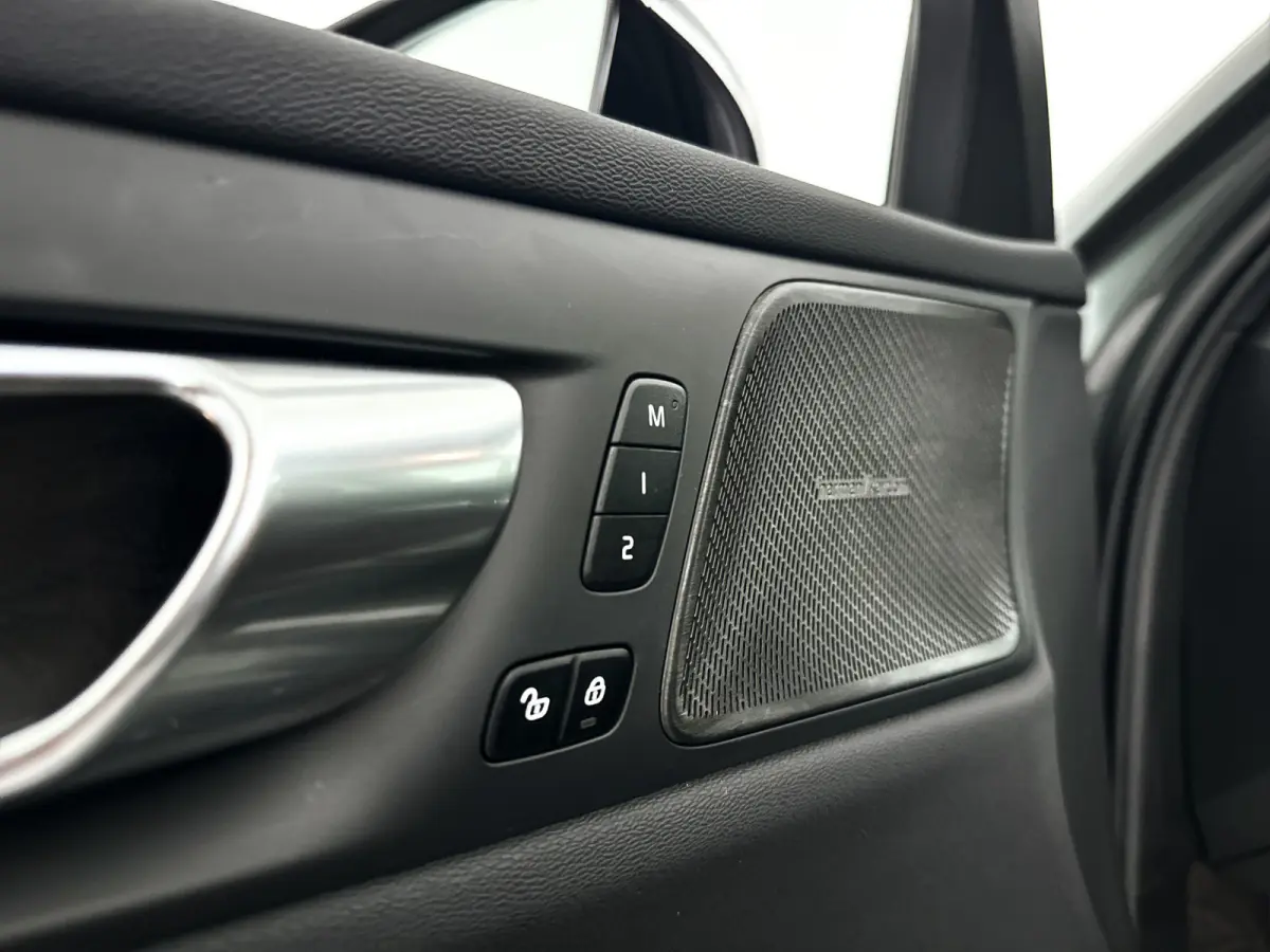 T8 Plug-in hybrid AWD Plus Dark | SOH 100% | Panoramadak | 360° camera | Head-up display | Harman Kardon | Stoel- en stuurverwarming | Trekhaak