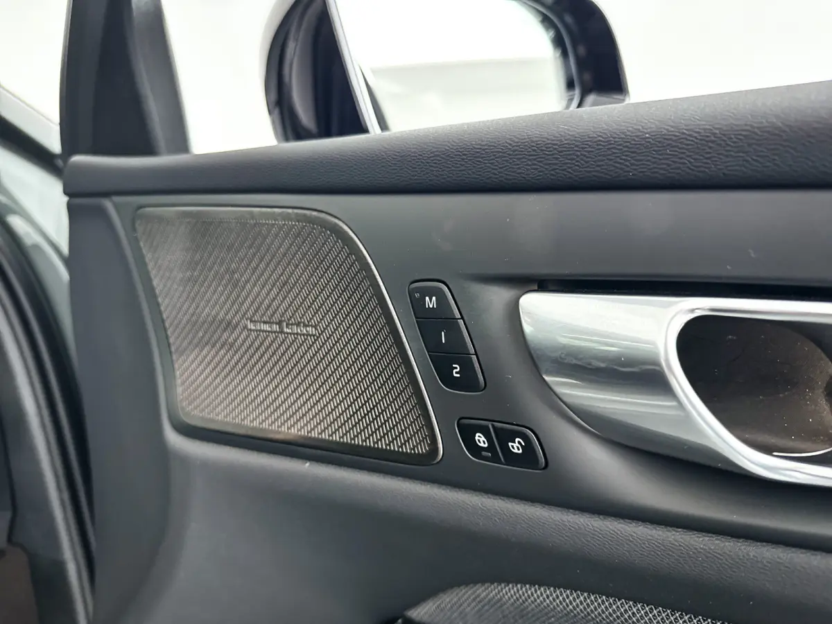 T8 Plug-in hybrid AWD Plus Dark | SOH 100% | Panoramadak | 360° camera | Head-up display | Harman Kardon | Stoel- en stuurverwarming | Trekhaak