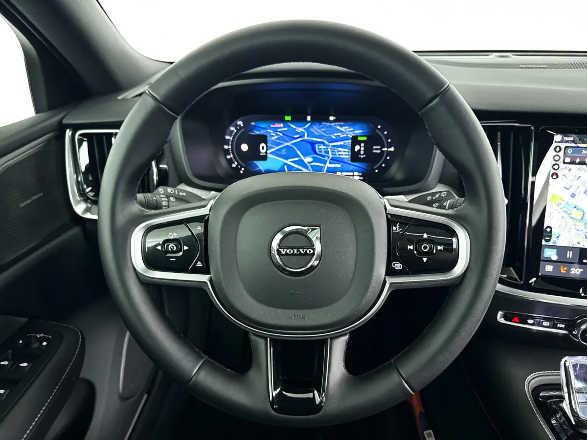 T8 Plug-in hybrid AWD Plus Dark | SOH 100% | Panoramadak | 360° camera | Head-up display | Harman Kardon | Stoel- en stuurverwarming | Trekhaak
