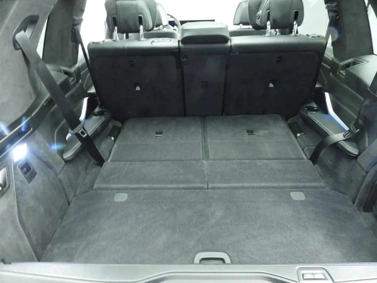 xDrive40i | M-Sportpakket | LED | Leder | HUD | Active cruise | Panoramadak | Trekhaak | Active steering | DAB | Harman-kardon sound | Alu 22 inch