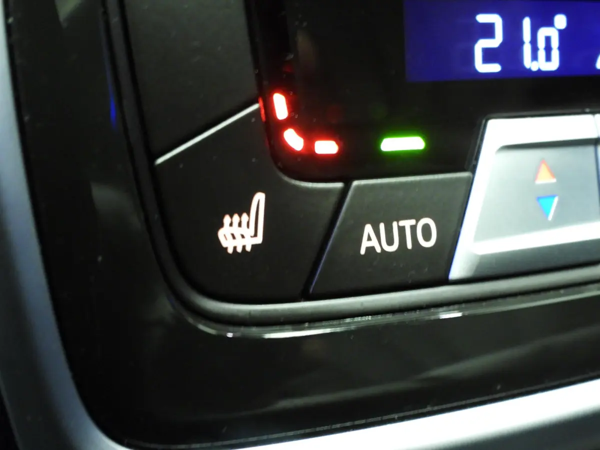 xDrive40i | M-Sportpakket | LED | Leder | HUD | Active cruise | Panoramadak | Trekhaak | Active steering | DAB | Harman-kardon sound | Alu 22 inch