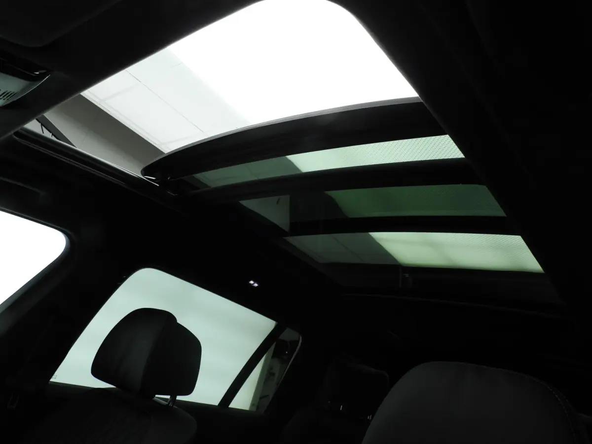 xDrive40i | M-Sportpakket | LED | Leder | HUD | Active cruise | Panoramadak | Trekhaak | Active steering | DAB | Harman-kardon sound | Alu 22 inch