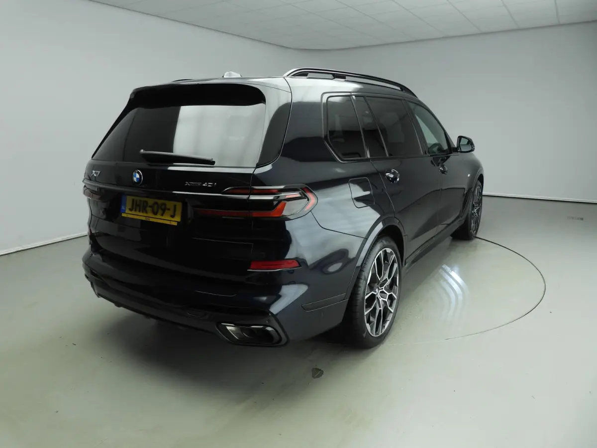 xDrive40i | M-Sportpakket | LED | Leder | HUD | Active cruise | Panoramadak | Trekhaak | Active steering | DAB | Harman-kardon sound | Alu 22 inch