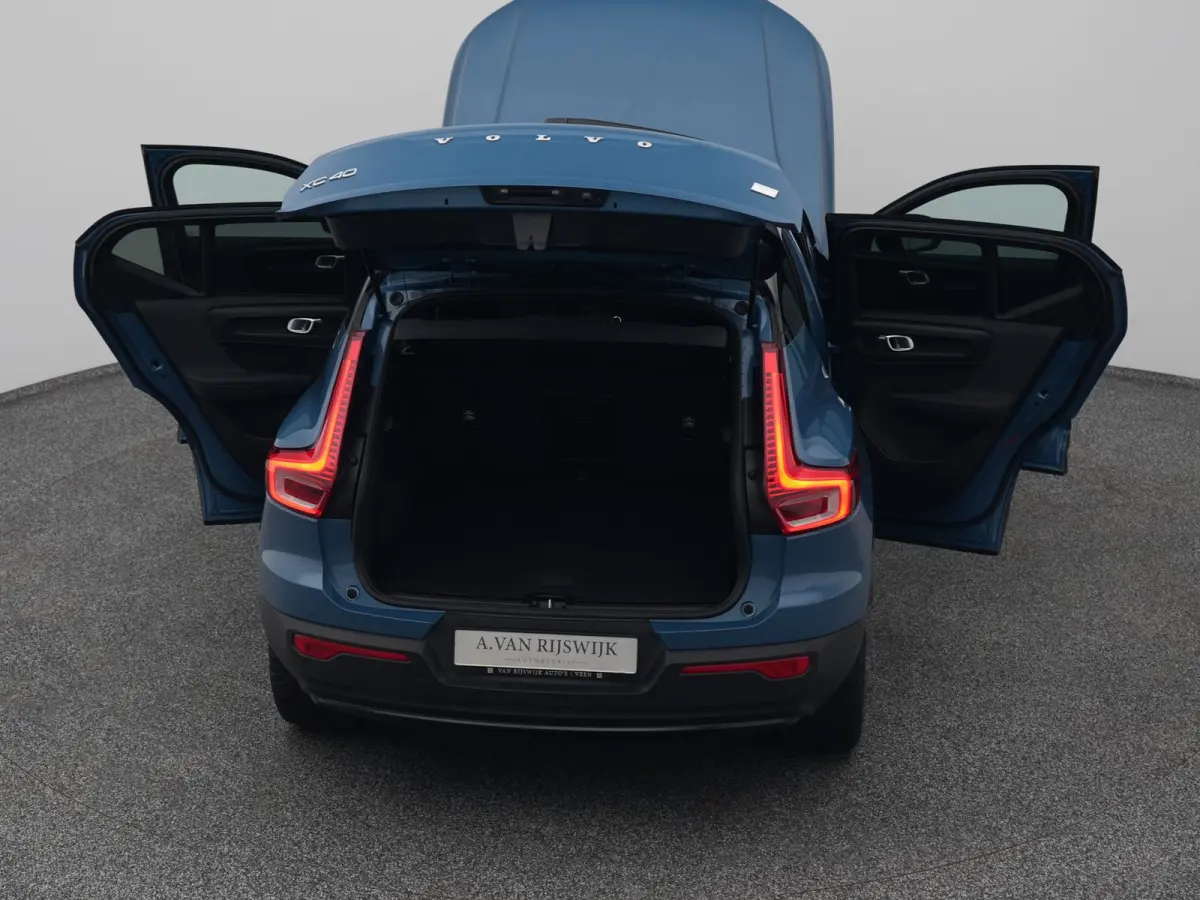Single Motor Extened Range Core 82 kWh | CAMERA | CARPLAY