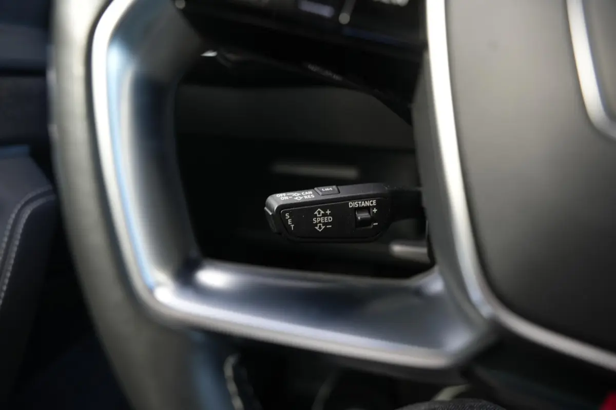 50 quattro S edition 71 kWh S-line Pano Trekhaak Matrx LED DAB Camera LM "21 SOH 87