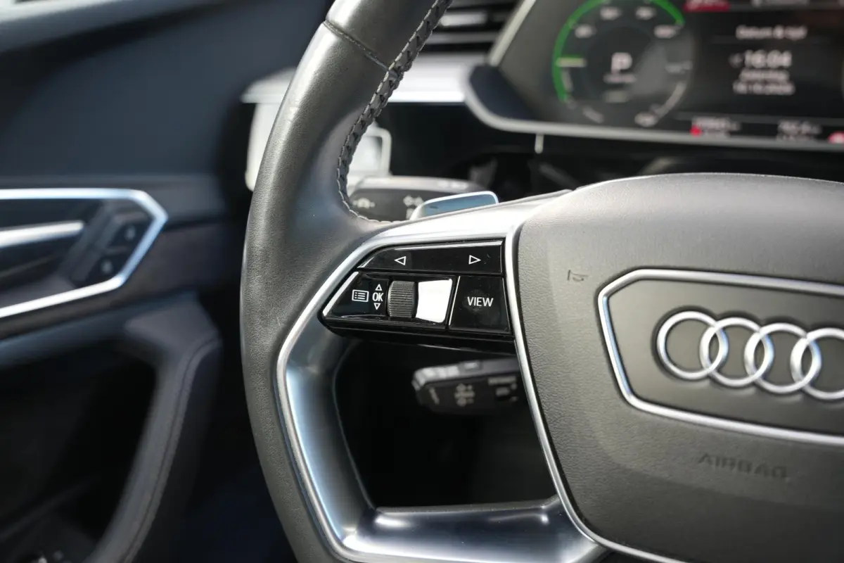 50 quattro S edition 71 kWh S-line Pano Trekhaak Matrx LED DAB Camera LM "21 SOH 87