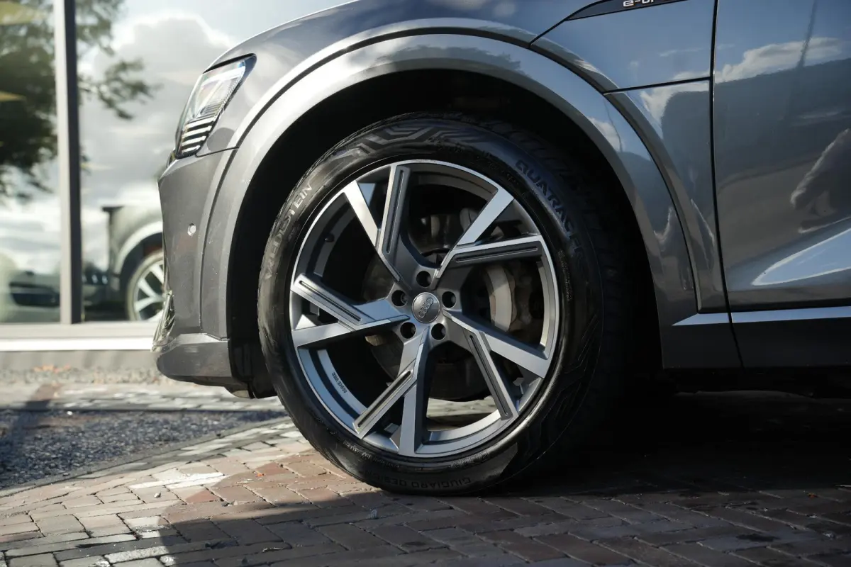 50 quattro S edition 71 kWh S-line Pano Trekhaak Matrx LED DAB Camera LM "21 SOH 87