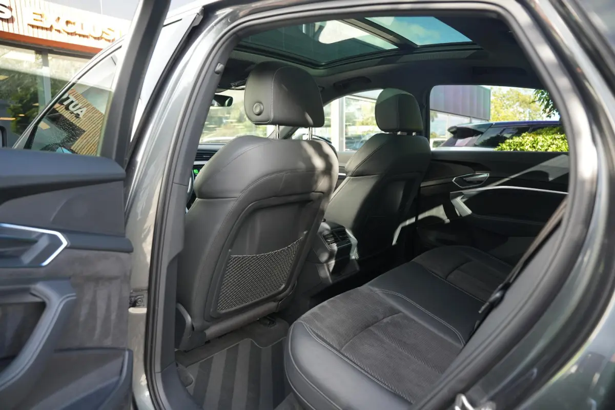 50 quattro S edition 71 kWh S-line Pano Trekhaak Matrx LED DAB Camera LM "21 SOH 87