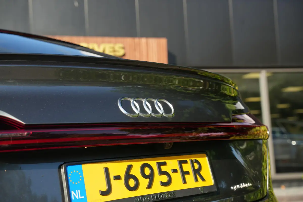 50 quattro S edition 71 kWh S-line Pano Trekhaak Matrx LED DAB Camera LM "21 SOH 87