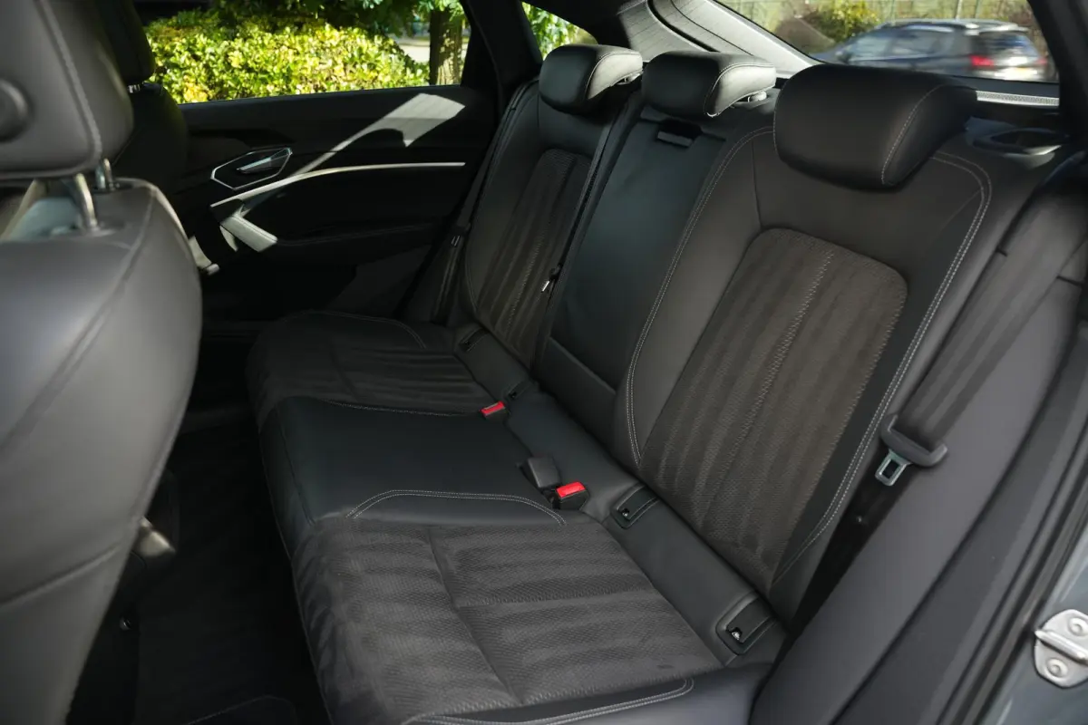 50 quattro S edition 71 kWh S-line Pano Trekhaak Matrx LED DAB Camera LM "21 SOH 87