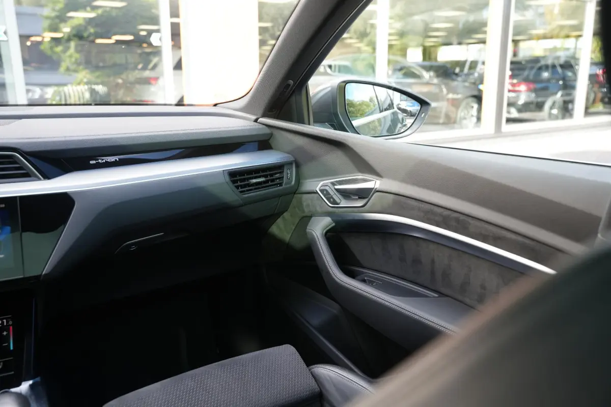 50 quattro S edition 71 kWh S-line Pano Trekhaak Matrx LED DAB Camera LM "21 SOH 87