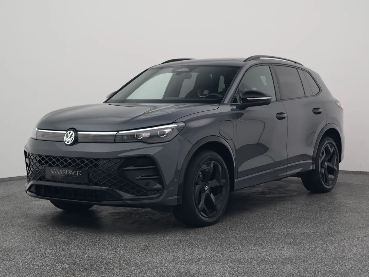 1.5 eHybrid R-Line Edition | PANO | ADAPTIVE | CAMERA | STOELMASSAGE