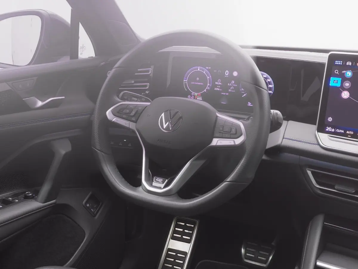 1.5 eHybrid R-Line Edition | PANO | ADAPTIVE | CAMERA | STOELMASSAGE