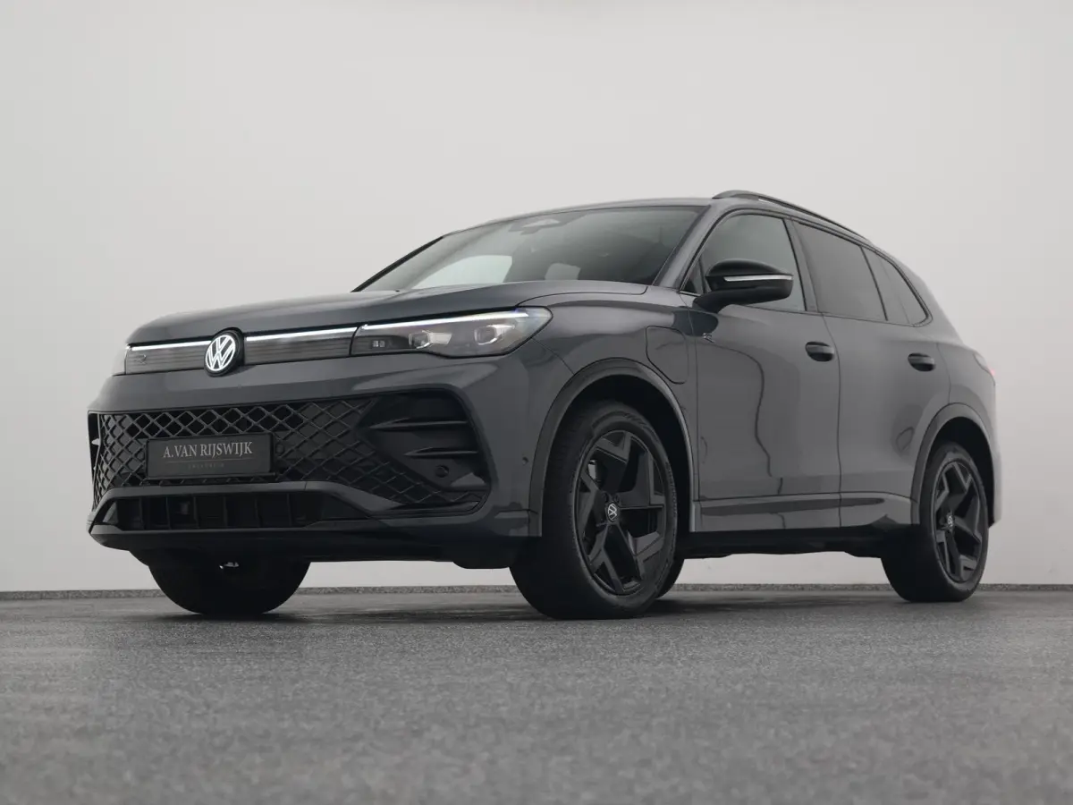 1.5 eHybrid R-Line Edition | PANO | ADAPTIVE | CAMERA | STOELMASSAGE